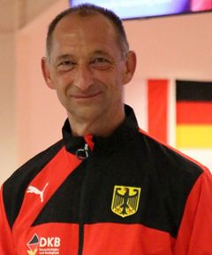 Trainer Doleschel führt Nationalmannschaft zur Weltmeisterschaft<br />Bundestrainer und Vereinstrainer Günther Doleschel